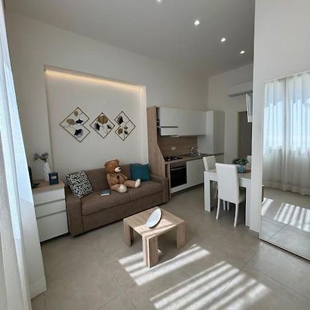 Teddy'S Home Luminoso Accogliente E Moderno 리케일 외부 사진