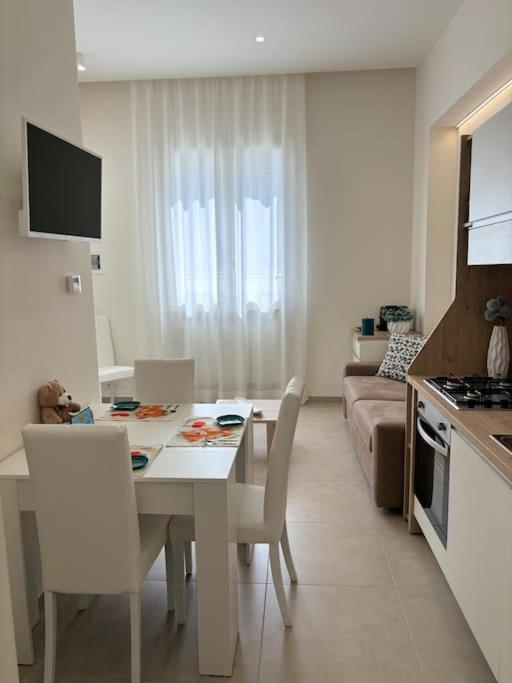 Teddy'S Home Luminoso Accogliente E Moderno 리케일 외부 사진