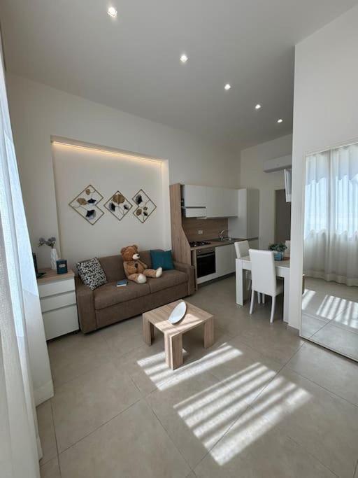 Teddy'S Home Luminoso Accogliente E Moderno 리케일 외부 사진